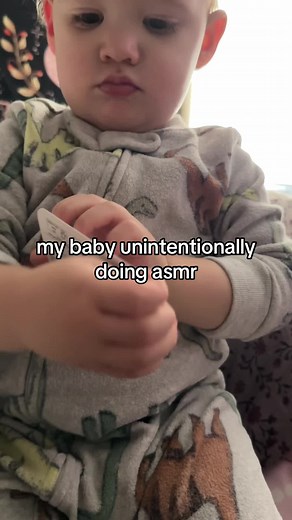 Unintentional ASMR: Baby's Natural Tapping Sounds