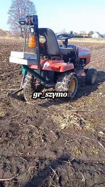 Opór przy użyciu dwóch traktorków – MĄKA Z JELONKA