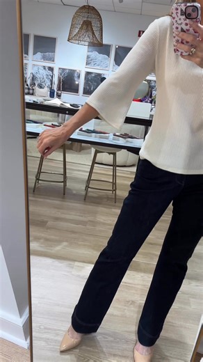 New from Jennie Garth for QVC ! It’s the sweetest, softest top with a subtle flare sleeve. Paired here with NYDJ’s Barbra Bootcut! I’m in the small top (I’d size down to the xs..this was the sample on hand!). Link for top: https://qvc.uikc.net/4GZZbG Link for jeans: https://qvc.uikc.net/QjRRmz | Jennifer Coffey