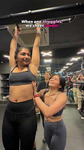 girls supporting girls 🩷