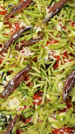 Per il 𝙒𝙊𝙍𝙇𝘿 𝙋𝙄𝙕𝙕𝘼 𝘿𝘼𝙔 ➾ Puntarelle e alici!🍕 Provala oggi, aperti in entrambe le sedi: 🟡Via Nazionale Tiburtina 212, Tivoli Terme📍 🔴Via Cherso 30, Roma📍 | Fermento Tivoli Terme