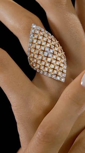 Onbody Animation for a Beautiful Ring 💎💍💎 Bluestone Fine Jewelry Visual Content @lonkayoni @bluestone_jewellery #bluestone #engagementring #jewelerydesigner #jeweleryrendering #ringrendering #cadjewelry #jewelerydesigner #jewelerycad #turntable #diamonds #artpix #artpixjewelery #diamondring #emeraldring #jewelett #ring #octanerender #art #artistic #cgi #artpix #artpixjewelery #virtualjewelry #diamondring #emerald #jewellery #ringoftheday #highjeweleryadvisor | ArtPix Fine Jewelry Visualizatio