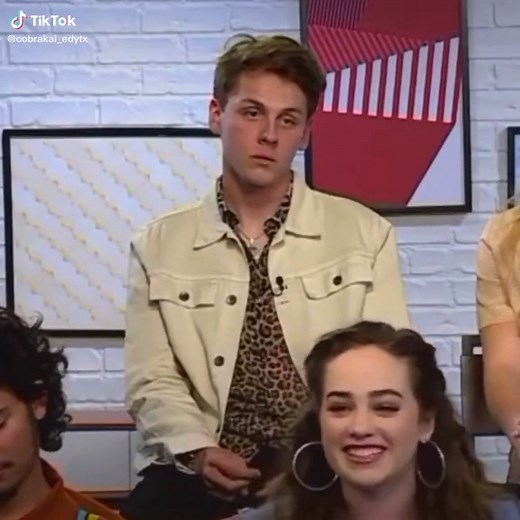 falling in love #cobrakai_edytx #jacobbertrand #peytonlist #peycob #hawkcobrakai #fy