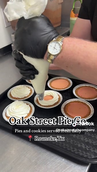 Visit Oak Street Pie Co. for Fresh Pies and Cookies