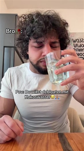 Effektives Debloating mit Kokoswasser und Oildem