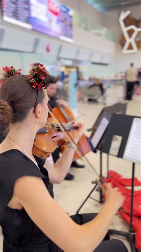 If you look for it, we’ve got a sneaky feeling you’ll find… that love actually is, all around 🎅🎄 A string quartet from West Australian Symphony Orchestra filled the T1 International Arrivals Hall with magic and warmth as families reunited for Christmas 🥰 #perthairport #christmas2025 #WASO #loveactually | Perth Airport
