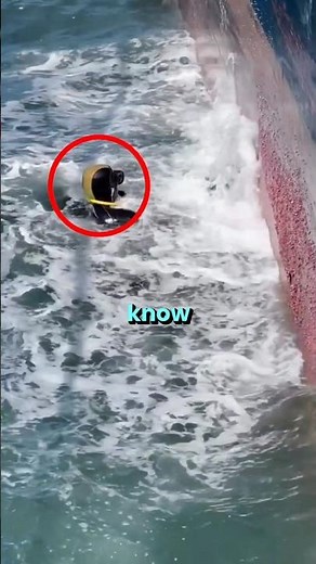 This is what a Commercial Diver actually does.🤿😲