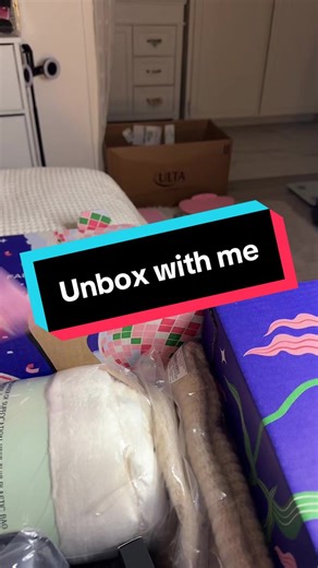 Unbox my Winter 2025 @FabFitFun box with me. I pay yearly so I can customize my box. It’s definitely worth it. Still cracking up over the blush name. 🤣 @NARS Cosmetics #unboxing #fabfitfun #nars