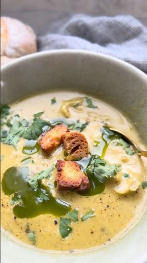 Creamy Cannellini Bean, Leek & Artichoke Soup