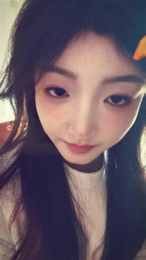 你太会权衡利弊了 后悔这个词不会出现在你的字典里#氛围感自拍 #巨蟹 #甜妹 #黑发 #前置