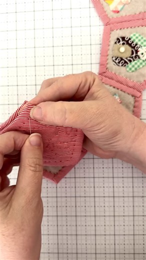 Nic 🪡 Patchwork + Quilt Designer 🧵 Hand piecing + applique on Instagram: "You’ll want to save this post! This tip is for both #blossiebasket and the Hollygon pattern releasing this Wednesday. I show how to pop a knot to bury it and then how to start sewing seams for a nice firm finishing doing a figure 8 of stitches. Do the same figure 8 at the end of the seam to match up points and give a firm finish to the seam. Comment SCRAPPY to join the newsletter list to receive the launch 