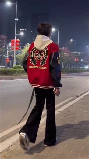 Stop and forget , go with the wind , walk and observe 😉🍷