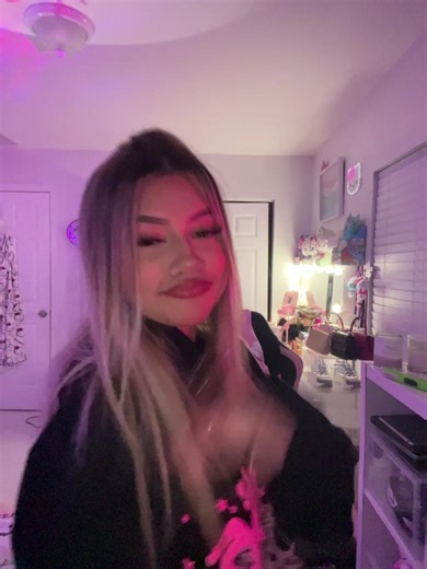 valery🍓 (@valery.lmfaooo)’s video of valery