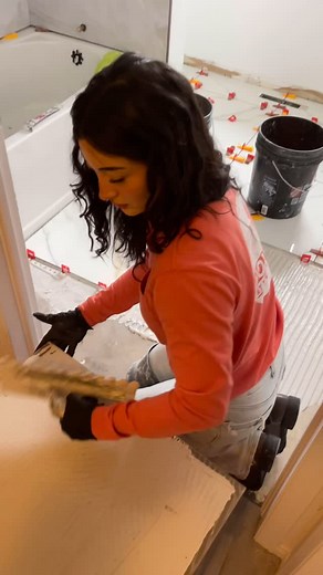 Keanu Karpentry | 🧈BACK BUTTER🧈 Teaching the apprentice proper tile installation on LFT (Large format tile) Back buttering is the process of applying a... | Instagram