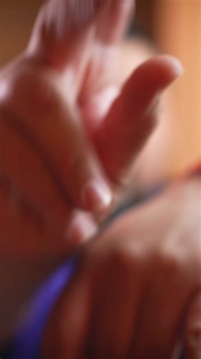 ASMR relaxing hand movements #asmr #fastasmr #chaoticasmr #relax #tingles #sleep #funny #fyp #comedy #xyzbca #handmovements #hand #relaxing #sleep #adhd