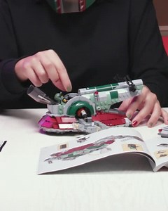 7.9K views · 94 reactions | Een wijs persoon zei eens 'Soms is het beter om te denken, in plaats van te spreken'. Wij denken dat het soms beter is om te bouwen! 隣 | LEGO | Facebook