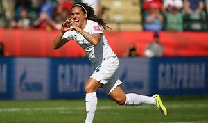 Reading's Fara Williams absolutely nailed it from the halfway line⚽ | FUBAR FC