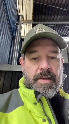 Container Manufakteur | Damit ihr mal seht, was im Containerbau alles möglich ist. Unser Meetingraum besteht aus 2 x 40 Fuß Containern – aber innen? Da erinnert... | Instagram