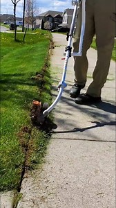Battery Edger VS Overgrown Edges 🌿 #satisfying #stihl #fyp | Fill's Lawn Care