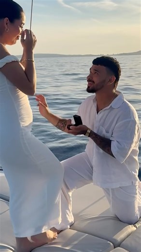 Vela Mayorca on Instagram: "💍 Pop the question on the Mediterranean Sea 🌊⛵ Turn your marriage proposal in Palma de Mallorca into a once-in-a-lifetime experience aboard a private sailing boat in Palma Harbor. Golden sunsets, stunning views and optional live musical accompaniment on board 🎶✨ ✨ Perfect for: • Marriage proposals in Mallorca • Romantic sailing trips from Palma • Private yacht & sailboat charters 📍 Departure: Palma de Mallorca Harbor 💌 Your proposal. Your story. Your sailboat. --