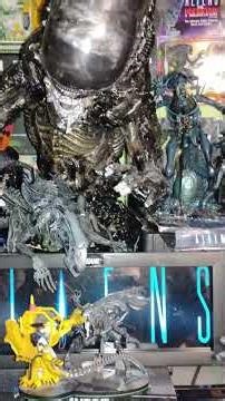 #Aliens arcade display#Alien life-size bust