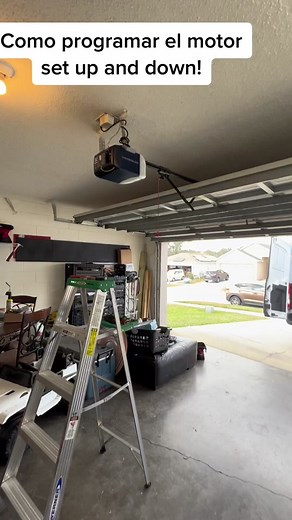 Como programar un motor de garage#chamberlaingaragedooropener#programacion,#setup#fyp#viral#clickersimulator #remotecontrol