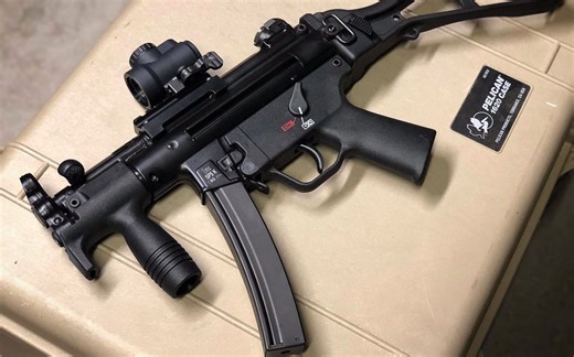 拿手中的Mp5k为例说一下如何让枪最大程度接近全自动枪械