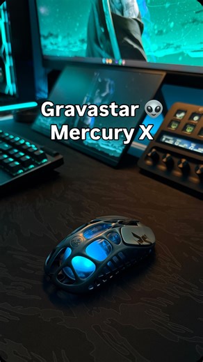 Snow on Instagram: "An alien mouse?? 👽 #gravastar #setup #pc #gamingsetup #customsetup #desksetup #dreamsetup #setupinspiration #pcbuild"