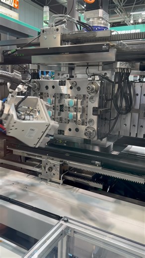 Vega Cylinders on Instagram: "Injection Molding and Artificial Intelligence: Towards a New Industrial Era Injection molding is a technology that has been the benchmark for producing high-precision plastic components in large volumes for decades, thanks to its ability to ensure quality, reliability, and competitive costs. Today, this technology is undergoing a real transformation thanks to the integration of artificial intelligence into production processes. AI is revolutionizing injection moldin