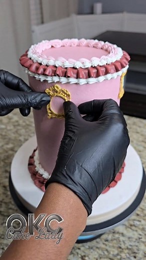 Harry Potter Cake - Behind The Scenes! #harrypotter #Ravenclaw #cake #bakery #art #buttercream | OKC Cake Lady