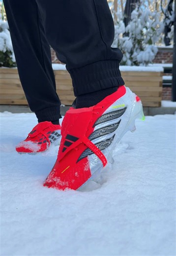 Le son du bonheur 😮‍💨❤️ Dispo en quantité très limitée sur F00T.FR 📲 #adidas #crampons #predator #footfr