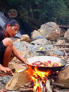 598K views · 17K reactions | Spicy Octopus and Mushroom Curry Over Open Fire Part 2 #food #yummyfood #cooking #DeliciousEats | Twins TV | Facebook