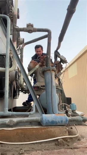 Working on old 32 hp semi hermitic condensing unit