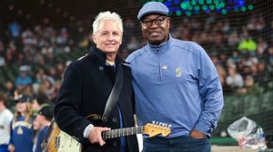 Iconic Mariners broadcaster Dave Sims leaving to become voice of the Yankees