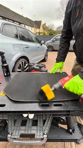 Steven McMahon | Satisfying ASMR Cleaning | Volvo XC60 T8 R Design Pro ✅ @flex_tools_uk VCE 33L Vacuum ✅ @flex_tools_uk 18/12v Drills ✅ @adbl_official... | Instagram