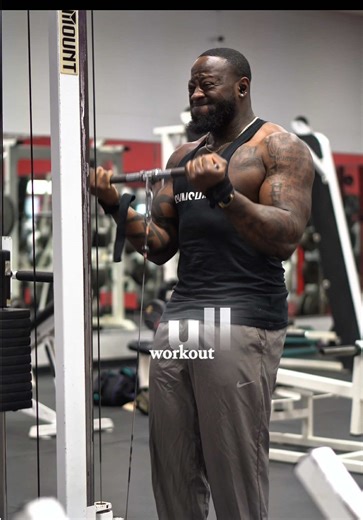 FULL PULL WORKOUT Add this to your weekly routine if you want a thicker, stronger back and better arm engagement. • Close-Grip T-Bar Row — 4×10 • Neutral-Grip Pulldown — 4×8–10 • Pronated-Grip Machine Row — 3×8 • Chest-Supported Pronated DB Row — 4×8–10 • Standing Cable Curls — 4×10 Grip changes = different muscle recruitment. Train smart. Keep it simple. Stay consistent. — #BackDay #PullDay #FitnessCoach #kansascitypersonaltrainer #personaltrainer