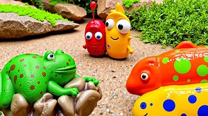 Mud Survival Battle - Koi vs Eel, Frog & Crab, Larva | Fire vs Ice Koi Fight | Kids Toy TV