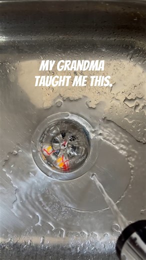 Smart Kitchen Hack to Collect Waste While Washing Dishes | Healthy Gem | Facebook