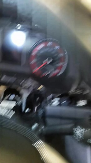 pointers on how to get this instrument cluster out? this thing is welded. glue #vwtech #vwtechnician #volkswagen #vw #automotriz @anthonyrantala