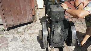 The Blackstone Model DB 12hp - Jahr 1938 Diesel Oil Engine 💪💪🤯 #FacebookLiveNow #MicroCreator #FacebookReelsTrend #FB2025Challenge #fairbanks #VintageFinds #vintagevibes #fblifestyle #fblifestyletyle #fblive #viralvideochallenge #video #sports #meta #musicianlife #landscapephotography #VintageFinds #engineparts #engine #EnginePerformance #enginebuild #enginepower #viralvideochallenge #videos #fypシ | Video created