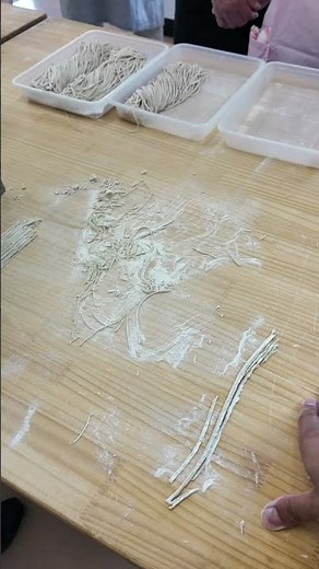 11 そば切り時「更科打ち粉」の効果的な使い方！駒板を滑らせるコツ #cooking #グルメ #japanesecuisine