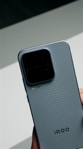 Get a head start: iQOO 15 Ultra unboxing