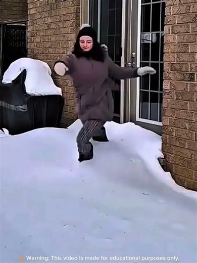 Why People Remove Snow from Roofs Every Day ❄️🏠