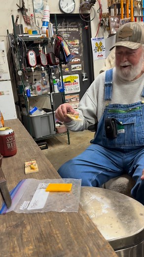 3.6K views · 37 reactions | Setting mouse traps with big Wayne 101… gotta love ol pappy #Tiktaktoe #mice #catching | Andrew Littleton | Facebook