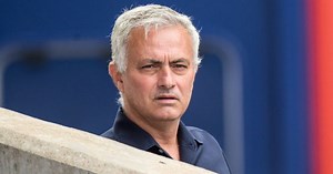 Mourinho 'doesn't like' Spurs squad: 'Too many players' - Football365