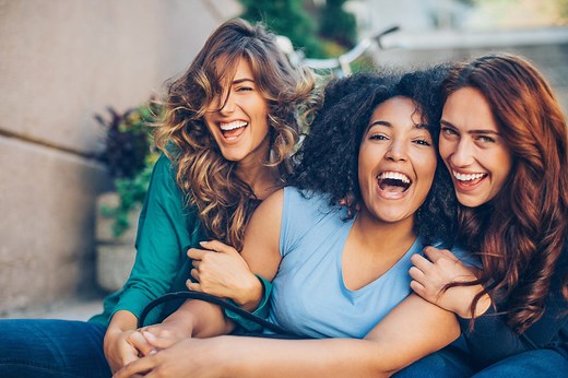 20 Ways to Be a Better Friend, According to Experts