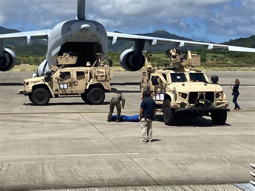 沖縄・石垣市に米軍の新型システム「ネメシス・マディス」搬入　日米実動訓練で国内初展開　市民ら「島に持ち込むな」と抗議【動画あり】 | 沖縄タイムス＋プラス