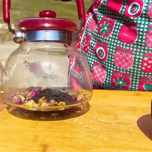 10K views · 344 reactions | Experience a culinary journey back in time as we slow-cook a whole camel underground, using ancient techniques fit for royalty. This method locks in rich flavors and creates a majestic feast worthy of the Pharaohs. #UndergroundCooking #CamelFeast #AncientRecipe #EgyptianTradition #EpicMeal | Easy life | Facebook