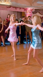 Serving Camp Sunday: Mira Sorvino, Lisa Kudrow, & Alan Cumming dance to Cyndi Lauper's "Time After Time" in ROMY AND MICHELE’S HIGH SCHOOL REUNION ('97). #90smovies #ClassicMovies #campmovie #dancenumber #dance | Queer Cinema Archive