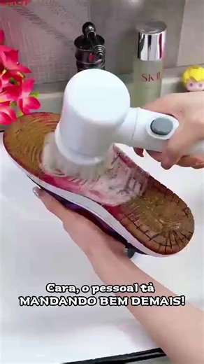 O fim do sofrimento na hora da faxina! 🧼✨ Adeus braço cansado de tanto esfregar! Encontrei na Shopee esta escova elétrica 5 em 1 que é um verdadeiro milagre. Ela vem com várias cabeças para limpar desde o azulejo do banheiro até o fogão e os ténis! 🚿👟 É potente, sem fios e muito prática. Quem diria que a limpeza poderia ser tão rápida? 😱 🔗 O link está na BIO ! Comenta LIMPEZA que eu te envio o link direto com desconto no pv 👇 #shopee #achadinhos #shopeebrasil #dicasdecasa #utilidadesdomest